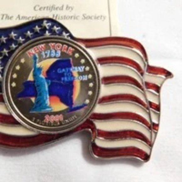 The American Historic Flag Enameled lapel pin 2001 Statue of Liberty New York - Picture 4 of 7